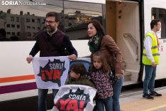 Foto 5 - Fotos: Los autobuses sorianos y el tren ya van camino a Madrid 