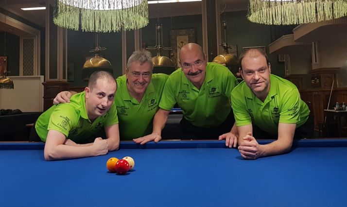Los billaristas del Casino en Lugo. /CBAN
