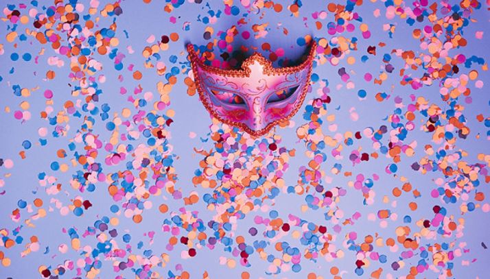 Baile de disfraces para cerrar el Carnaval en Golmayo-Camaretas