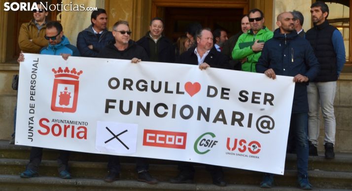 Concentración de funcionarios ayer jueves. /SN