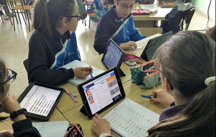 Una clase en Escolapias con sus I-Pads. /FEE
