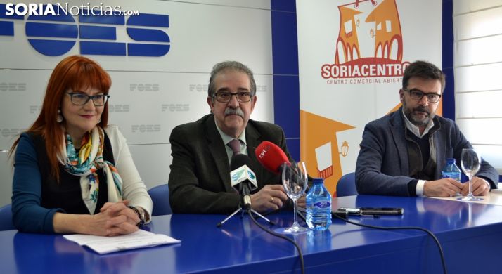 Ana Calvo, Jesús Muñoz y Eduardo Munilla este viernes en la presentación del Eurocentrín. /SN