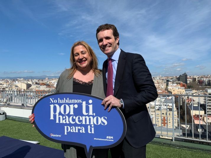 Yolanda de Gregorio junto a Pablo Casado en Madrid.