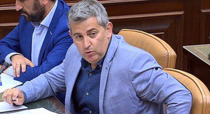 Javier Antón en una intervención parlamentaria. 