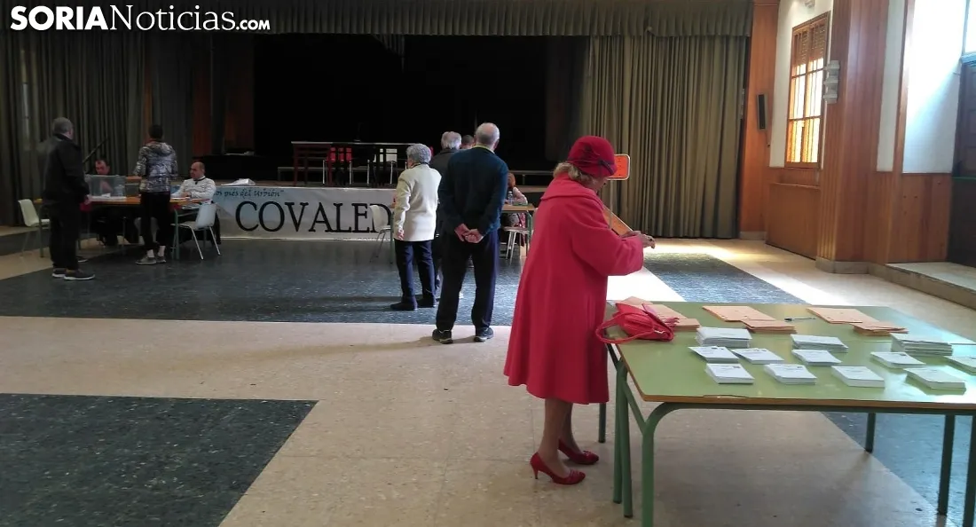 Imagen del colegio electoral de Covaleda esta mañana. /SN