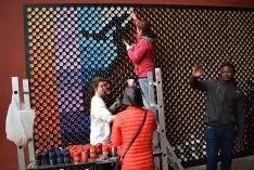 Foto 6 - 2.500 latas para elaborar un mural en el Centro C&iacute;vico B&eacute;cquer