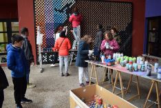 Foto 3 - 2.500 latas para elaborar un mural en el Centro Cívico Bécquer
