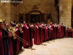 Foto 28 - Fotos y v&iacute;deos: La lluvia obliga a Las Ca&iacute;das a celebrar su V&iacute;a Crucis en San Pedro