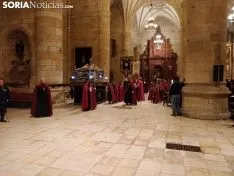 Foto 29 - Fotos y v&iacute;deos: La lluvia obliga a Las Ca&iacute;das a celebrar su V&iacute;a Crucis en San Pedro