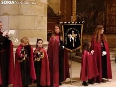 Foto 24 - Fotos y v&iacute;deos: La lluvia obliga a Las Ca&iacute;das a celebrar su V&iacute;a Crucis en San Pedro