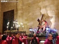 Foto 33 - Fotos y v&iacute;deos: La lluvia obliga a Las Ca&iacute;das a celebrar su V&iacute;a Crucis en San Pedro