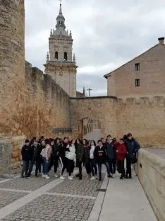 Foto 3 - 50 alumnos del Polit&eacute;cnico visitan el Seminario