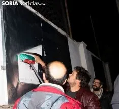 Pegada de carteles. /Jasmín Malvesado