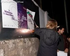 Pegada de carteles. /Jasmín Malvesado