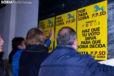 Pegada de carteles. /Jasmín Malvesado