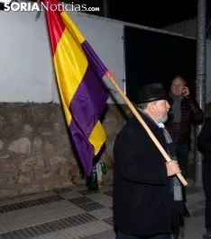 Pegada de carteles. /Jasmín Malvesado