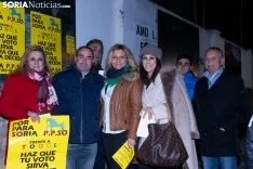 Pegada de carteles. /Jasmín Malvesado