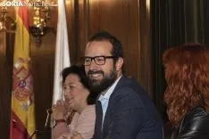Sonrisas en el consistorio soriano tras el 28A. /Jasmín Malvesado