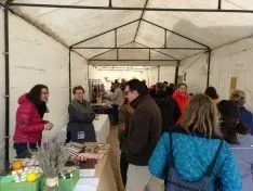 Mercado en Velilla de San Esteban.