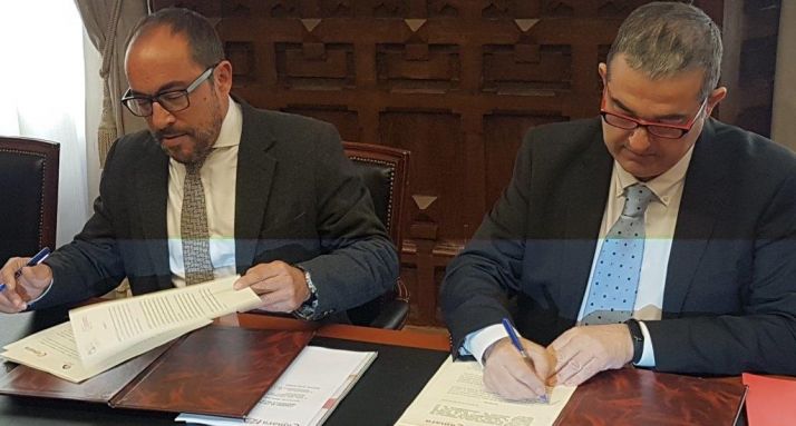 Firma del convenio Diputación-Cámara.