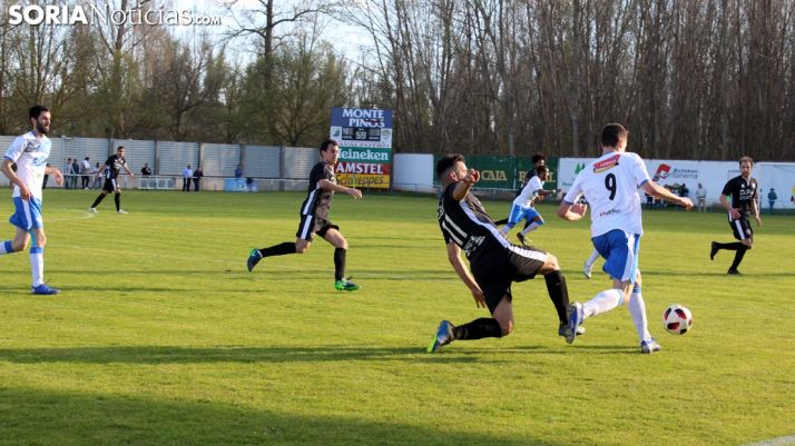 Uno de los lances del encuentro. /Bernat Díez-SN