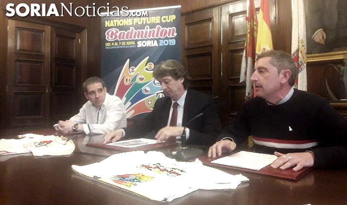 Presentación del Nations Future Cup en el Ayuntamiento de Soria. /SN