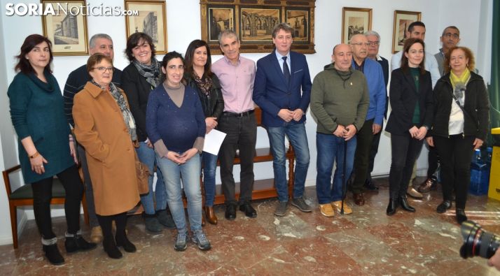 Representantes de las entidades tras la rúbrica de los convenios renovados. /SN