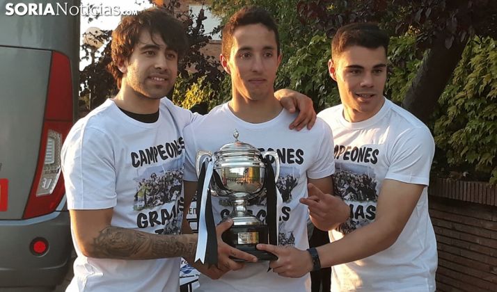 Joshua, Javi Duro y Loza, campeones. /SN