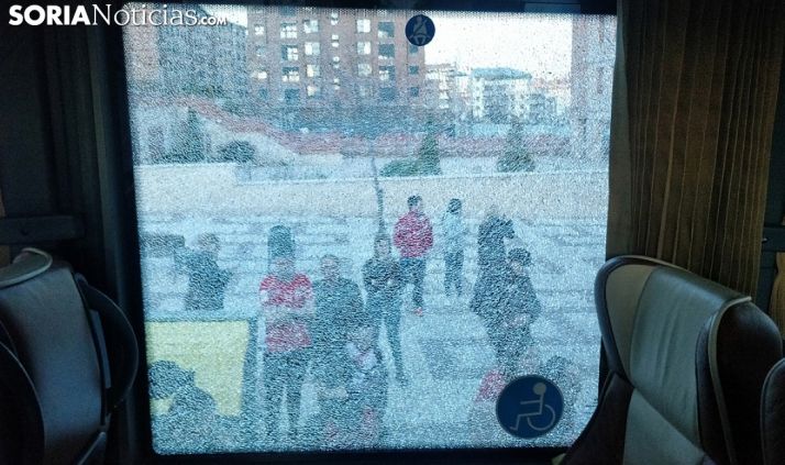 El cristal fracturado tras el impacto. /SN