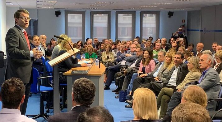 Fernández Mañueco, en su intervención en el foro sobre sanidad celebrado este miércoles en Valladolid. 