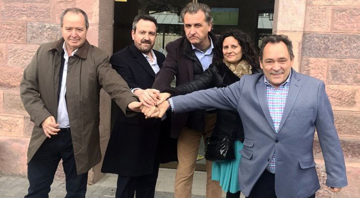 Saturnino de Gregorio (dcha.) este miércoles en Teruel. /Cs