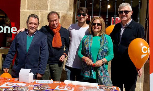 De Gregorio, (izda.) este viernes con compañeros de candidatura de Cs en Soria. 
