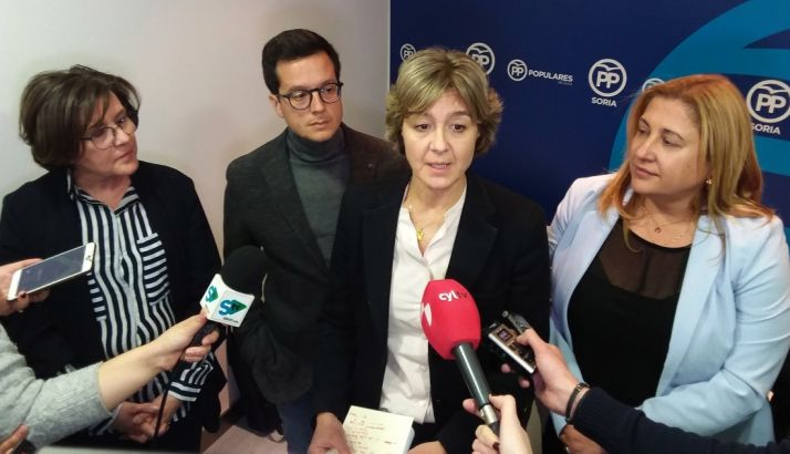 Isabel García Tejerina, junto a De Gregorio (dcha.), Cabezón y Angulo este jueves. 