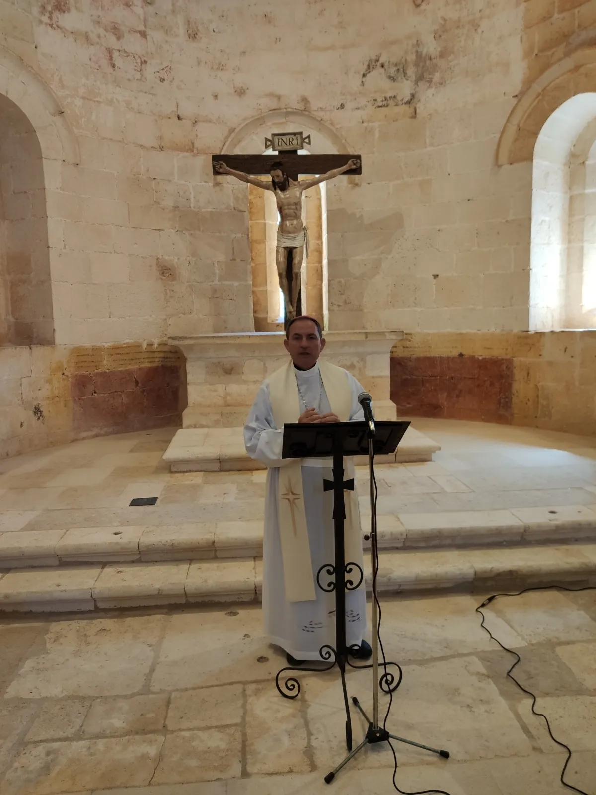 Una imagen del acto de apertura y bendición de la ermita. /DOS
