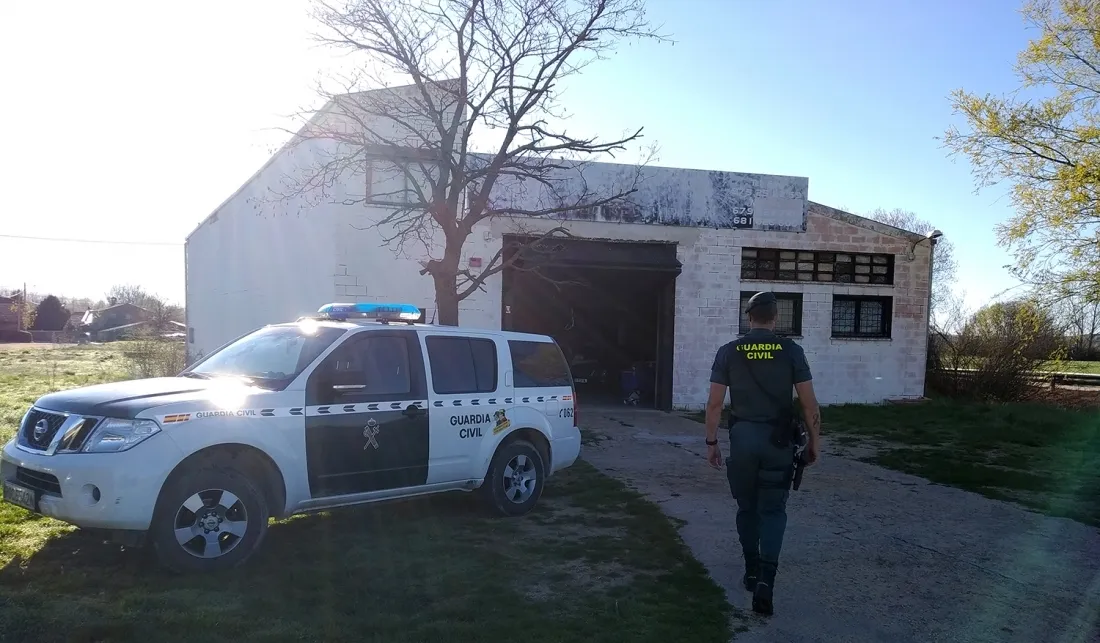 La Guardia Civil en uno de los registros de la operación. /GC
