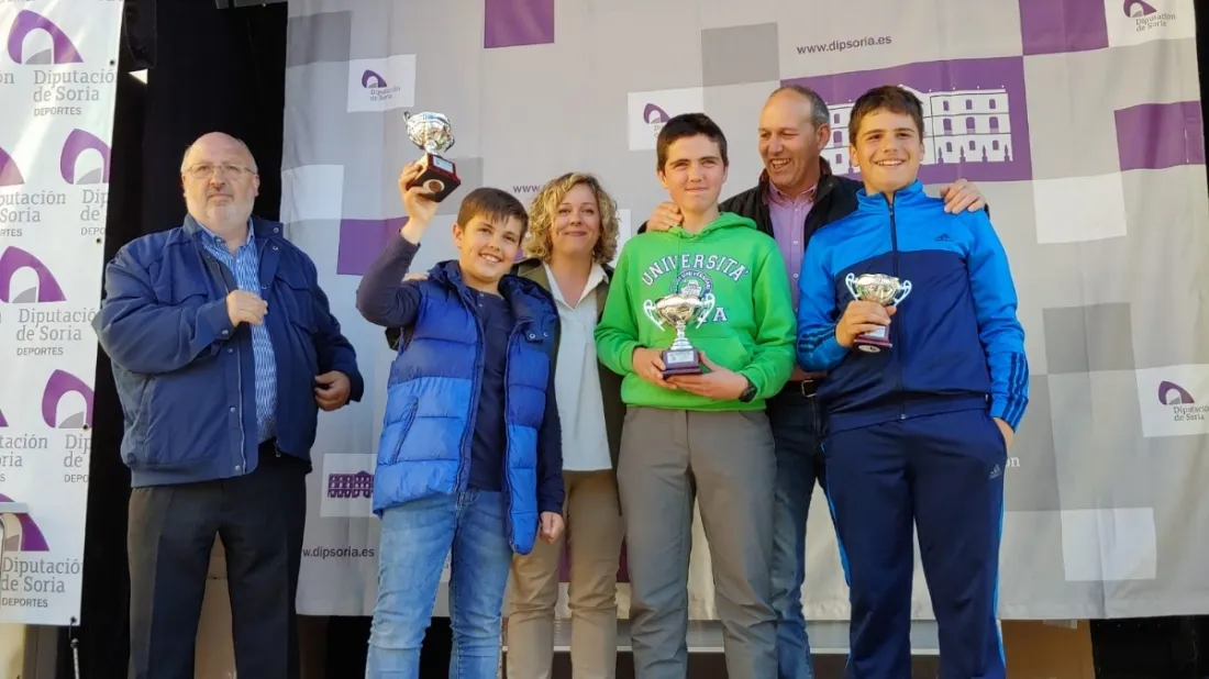 Foto 10 - Duruelo de la Sierra se lo pasa pipa en el Campeonato Provincial de Juegos Populares