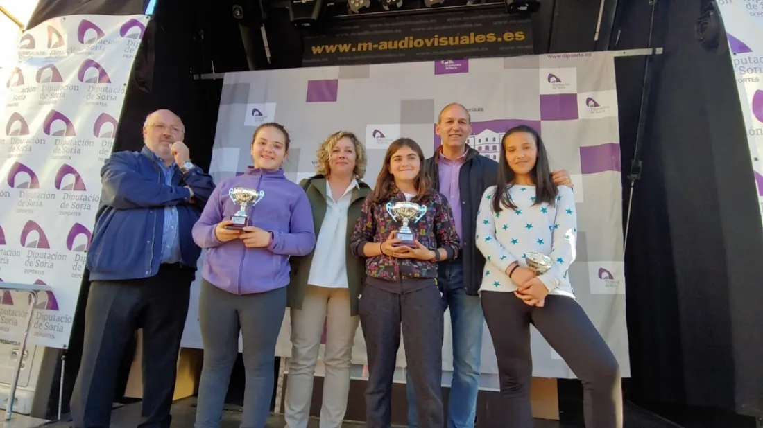 Foto 7 - Duruelo de la Sierra se lo pasa pipa en el Campeonato Provincial de Juegos Populares