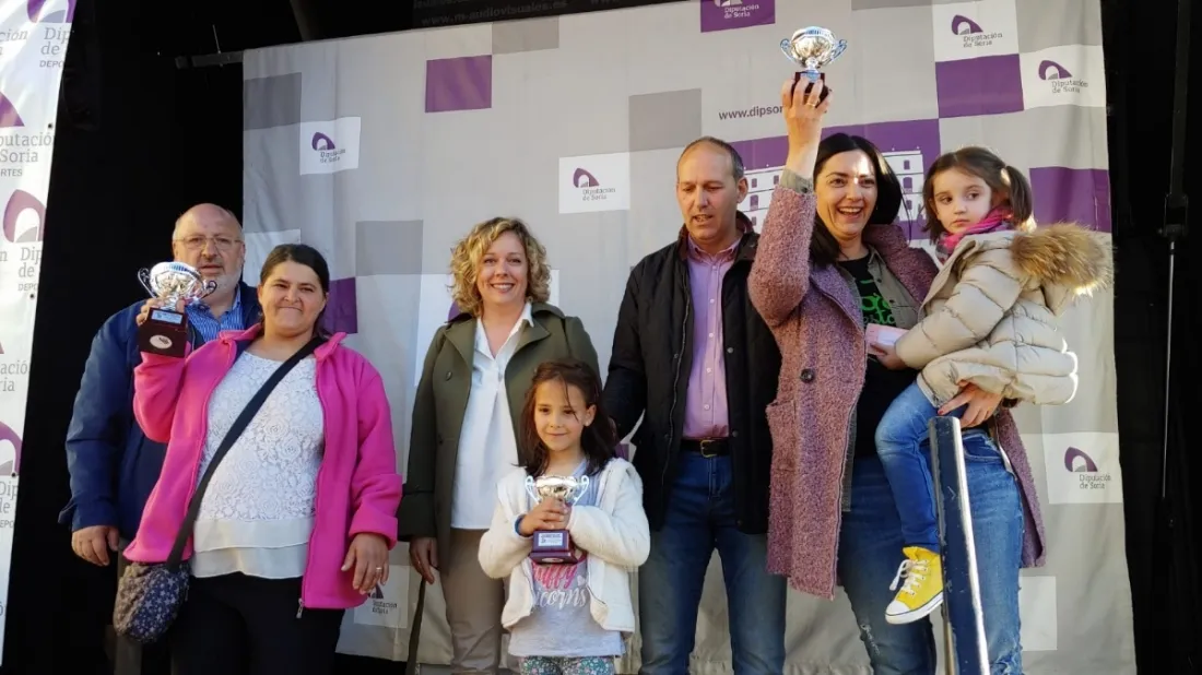 Foto 2 - Duruelo de la Sierra se lo pasa pipa en el Campeonato Provincial de Juegos Populares