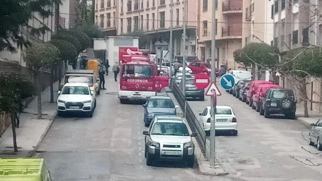 Arde un coche en la calle Doctrina. sN