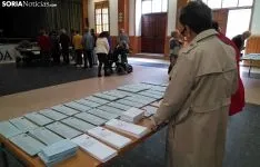 Una imagen del colegio electoral de Covaleda este mediodía, cuando se notaba una gran afluencia de votantes. /SN