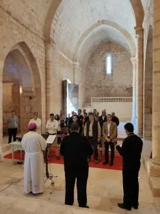 Una imagen del acto de apertura y bendición de la ermita. /DOS