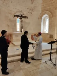 Una imagen del acto de apertura y bendición de la ermita. /DOS
