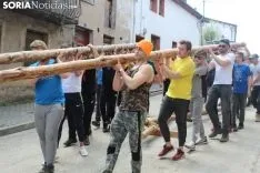 Pingada del Pino Mayo en San Leonardo.