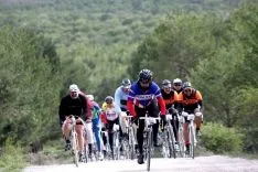 Foto 3 - La Hist&oacute;rica de Abejar rememora un a&ntilde;o m&aacute;s el ciclismo cl&aacute;sico de la mano de La Chianina italina