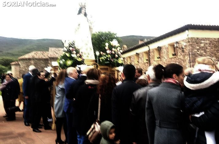 Imagen del comienzo de la procesión desde la ermita. /SN