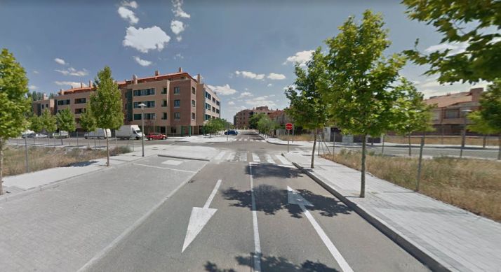 Imagen de la calle donde se ha producido el incendio. /GM