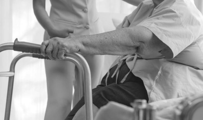 La región alcanza las 100.000 personas con prestación del Sistema de la Dependencia, un 60 % más que hace 4 años