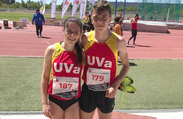 Lloret, con una compañera de equipo.