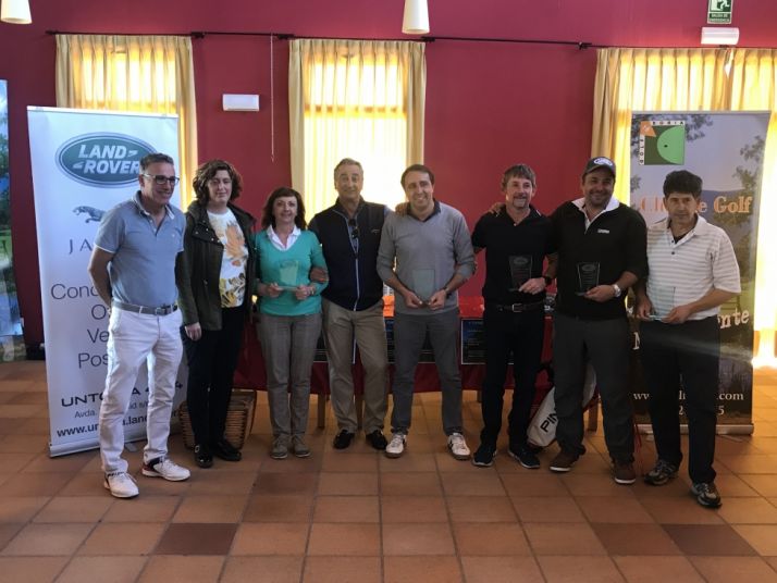 Ganadores del V Torneo de Golf Land Rover. 