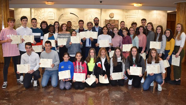 Foto de familia del reconocimiento. 